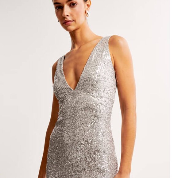 Abercrombie & Fitch Dresses & Skirts - Abercrombie Silver Sequin Midi Dress